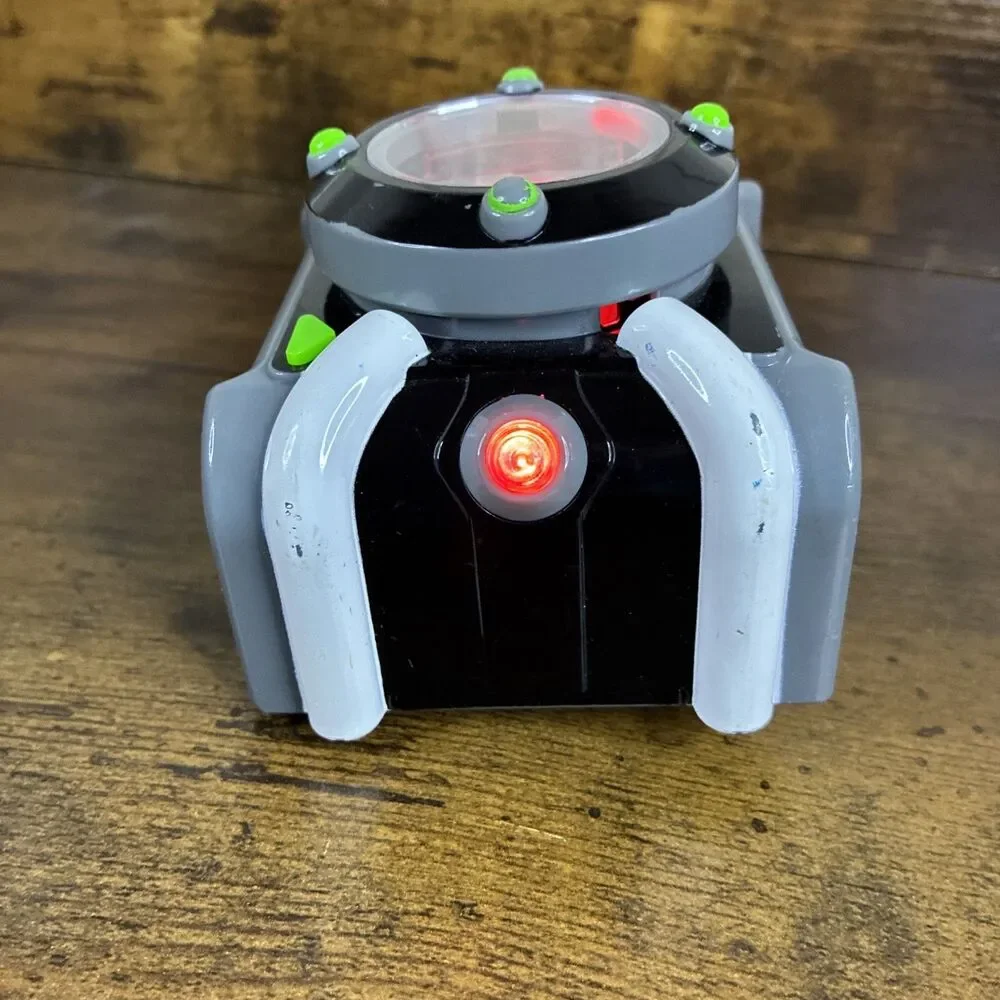 Ben 10 Deluxe Omnitrix FX Watch  w/Ben/Alien Voices Lights Sound Playmates 2017